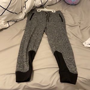joggers from Tillys size small kids